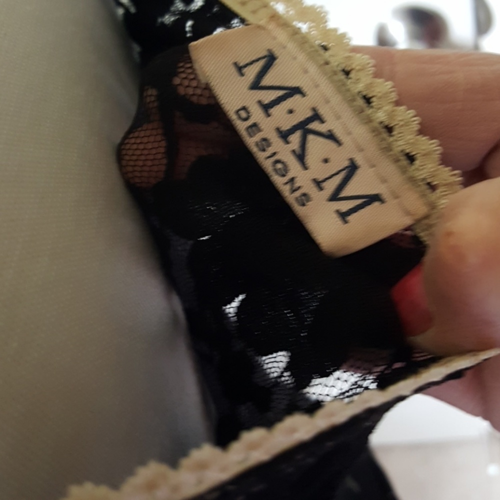 LACE TOP. - Picture 7 of 7